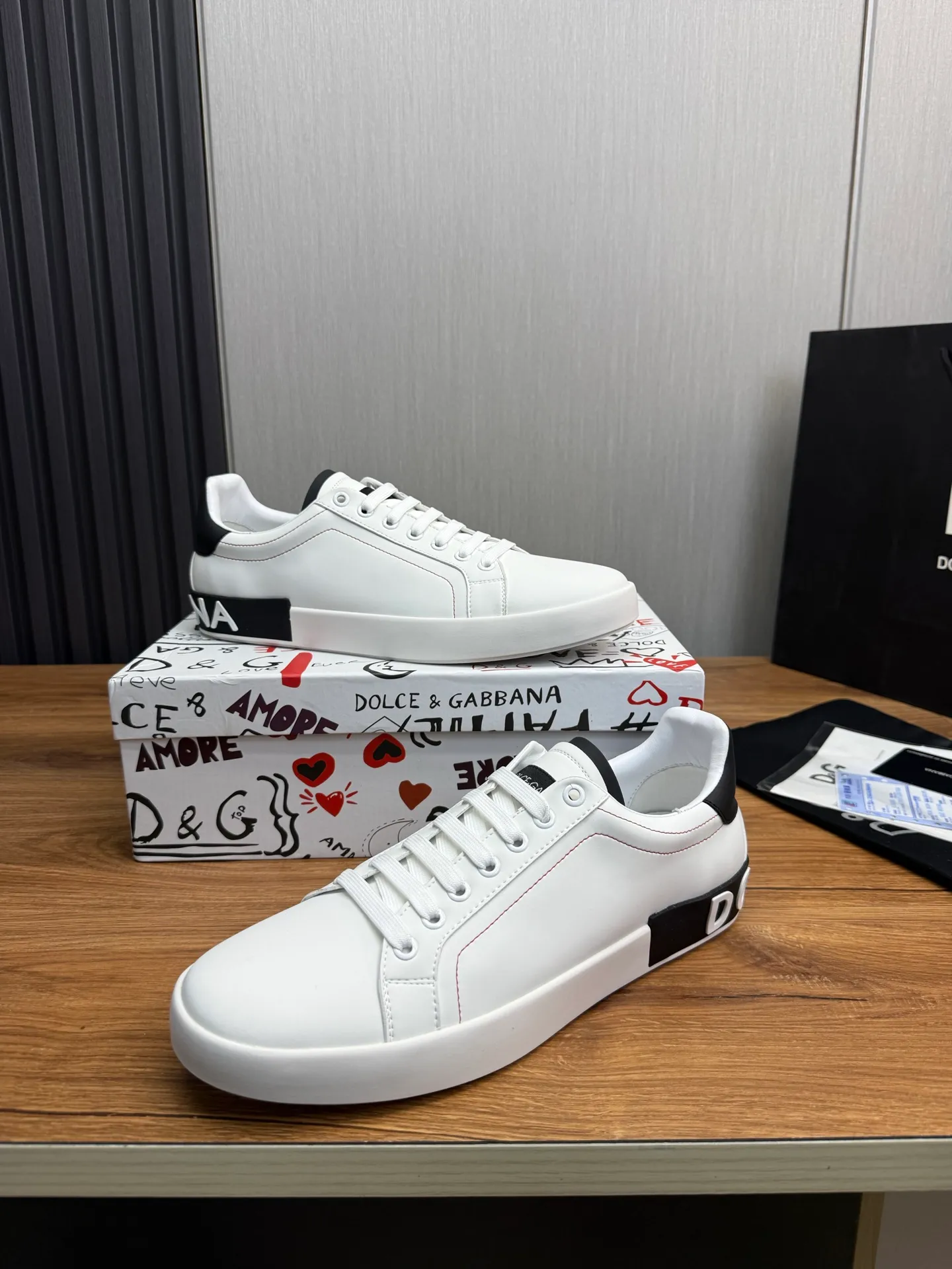 Men's men's shoes 💰420💰 Dolce & gabbana (DG) official website synchronized new models 💥1 fashionable hot models: 1 Exclusive mold opening ✅Imported cowhide for the upper, unique brand style logo upper 💥Sheepskin feet 🐑Original private mold outsole ✔️36-44 (38.45 custom-made, non-refundable)